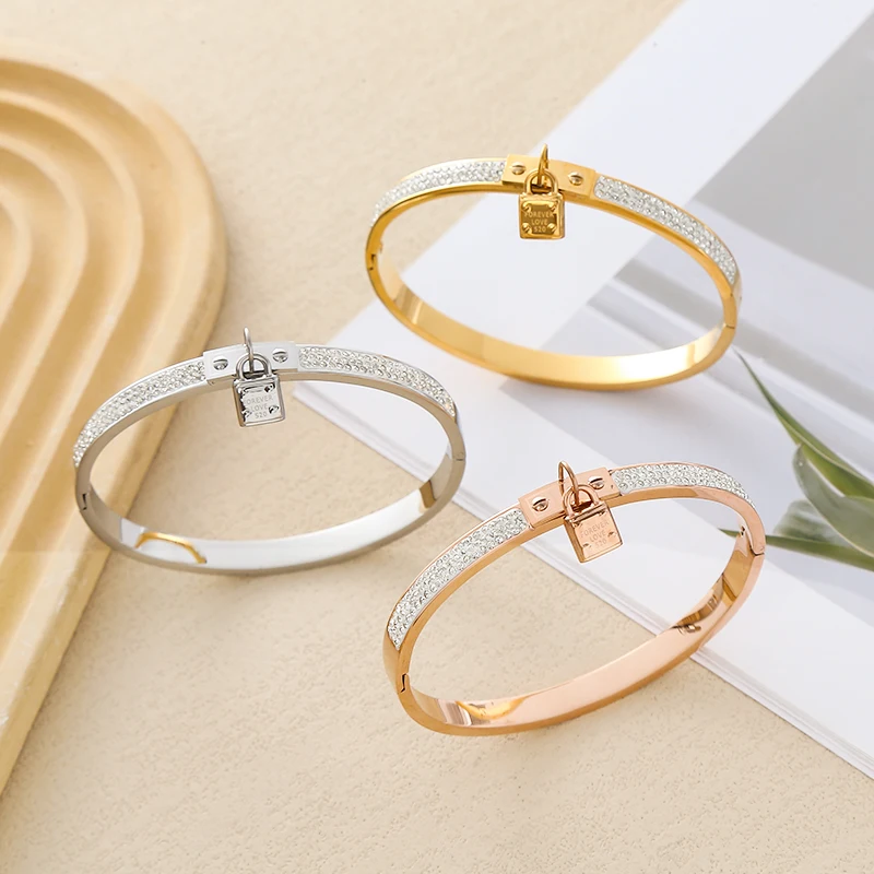 Fashionable Stainless Steel Bracelet with Small Lock Design 'Forever Love 520' Symbol of First Sight Love Suitable Women's Gift