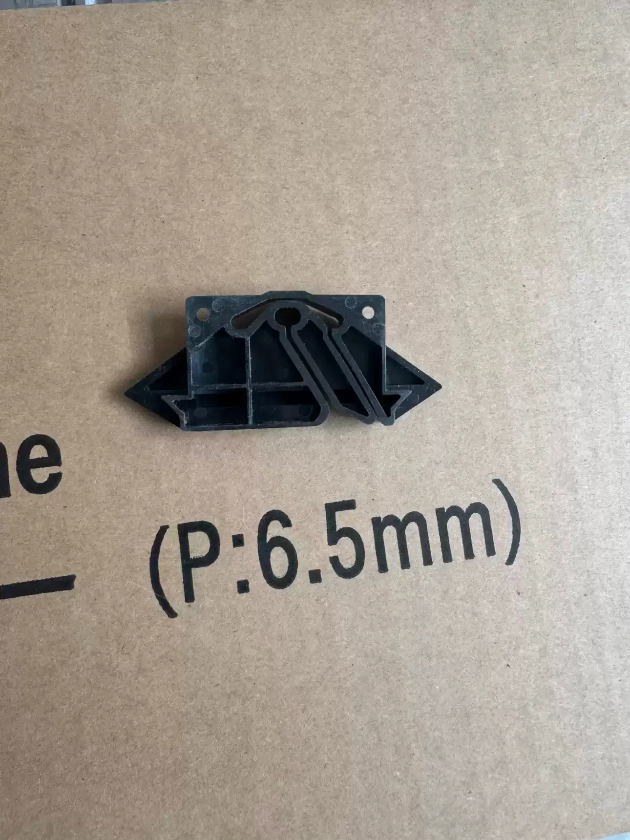 

Plastic Accessory / Spare Part silver reed LK150 Yarn Guide | Replacement Yarn Feeder for LK150 Knitting Machine