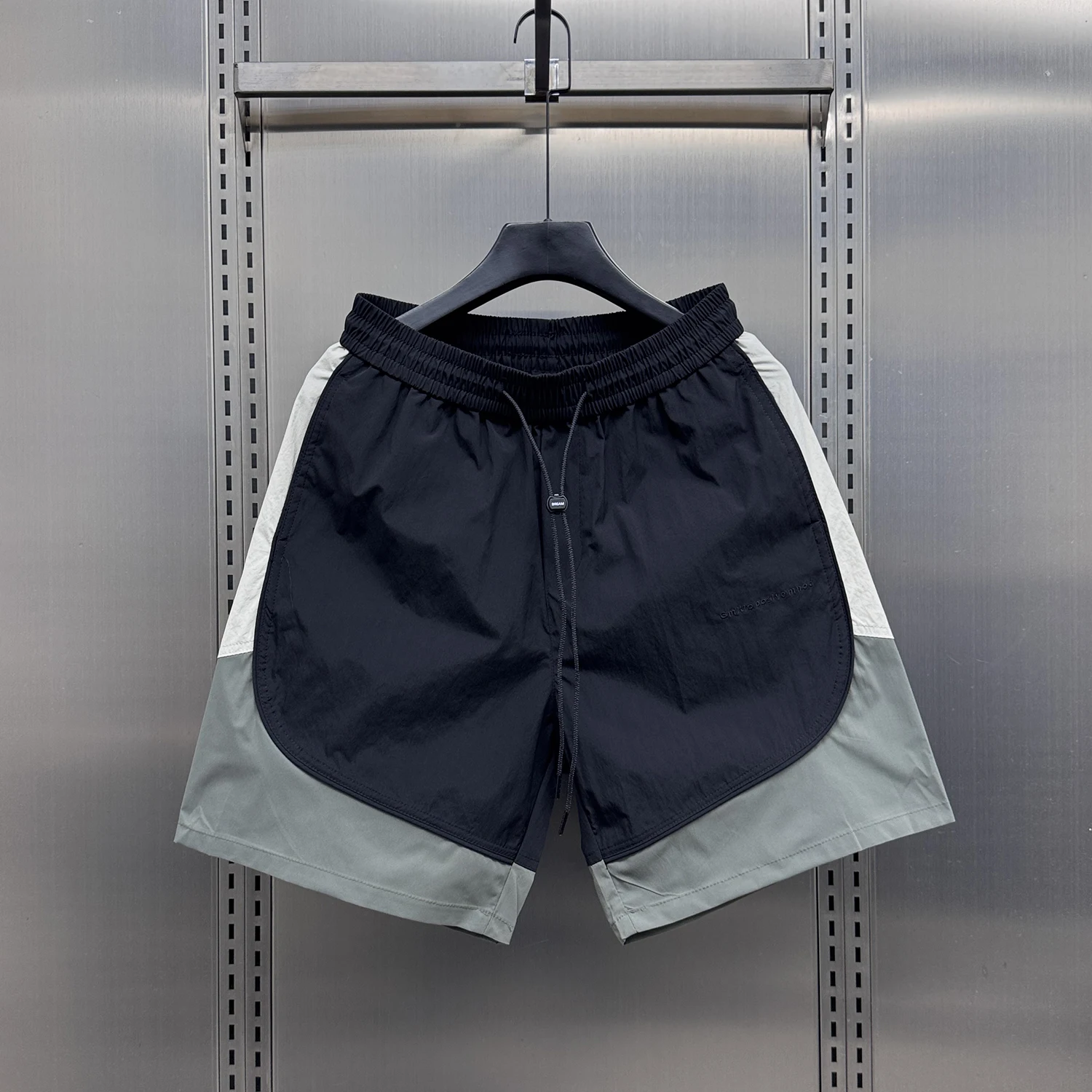 

Summer 2025 Men's Loose Fit Short Pants Fashionable Thin Breathable Patchwork Color Block Casual Straight Leg Trousers