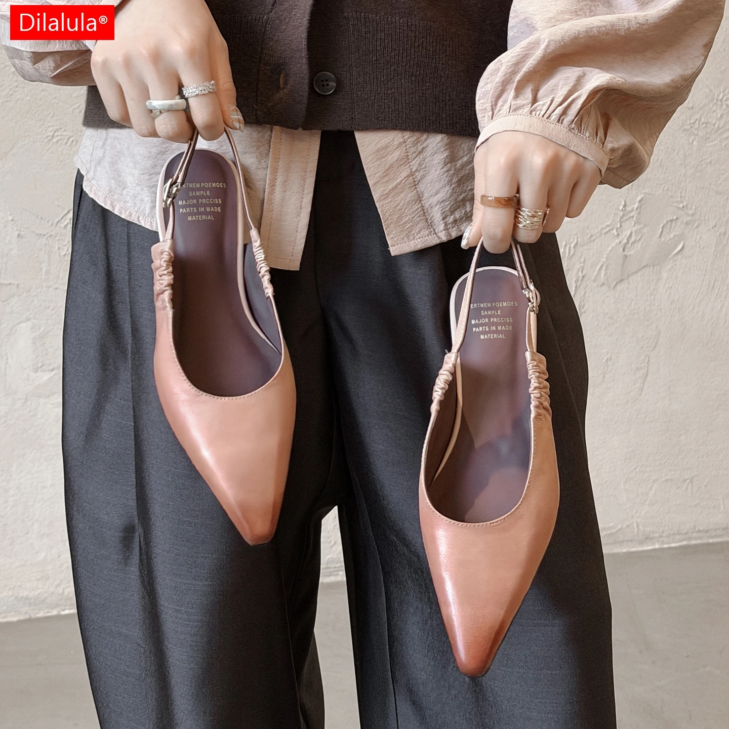 

Dilalula 2026 News Quality Genuine Leather Sandals Women Covered Pointy Toe Low Heels Leisure Summer Sling Back Lady Sandals