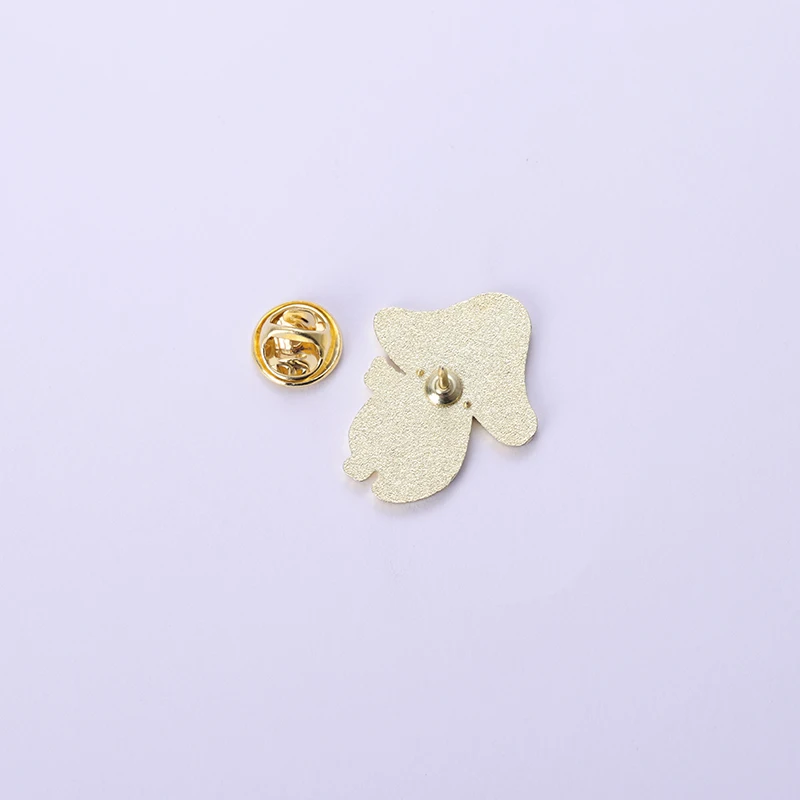 الكرتون الحيوان المينا دبابيس الفطر بطة الأرنب القط الثعلب أوزة بروش المعادن الزخرفية مجوهرات التلبيب شارة دبوس شارة للأصدقاء