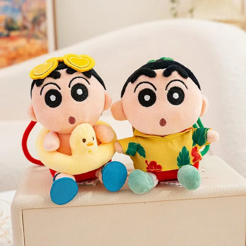 Lindo llavero de peluche Crayon Shin-chan de alta calidad con impermeable: perfecto como dije de bolso o adorno de muñeca suave.