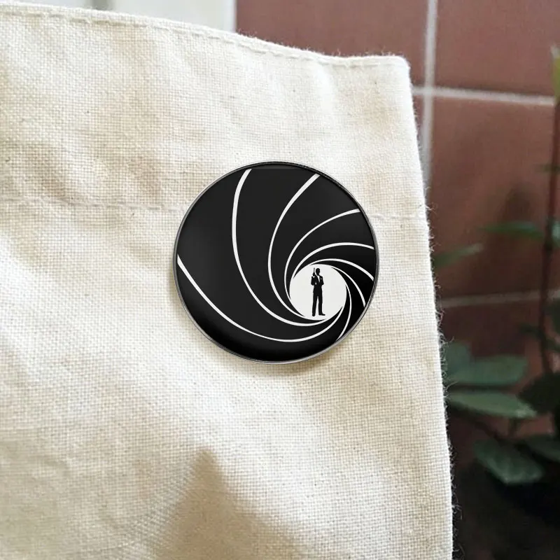 Spy Agent Silhouette Gun Barrel Art UV Printing Pin Black White Minimalist Brooch Clothing Accessory Collectible for Movie Fan