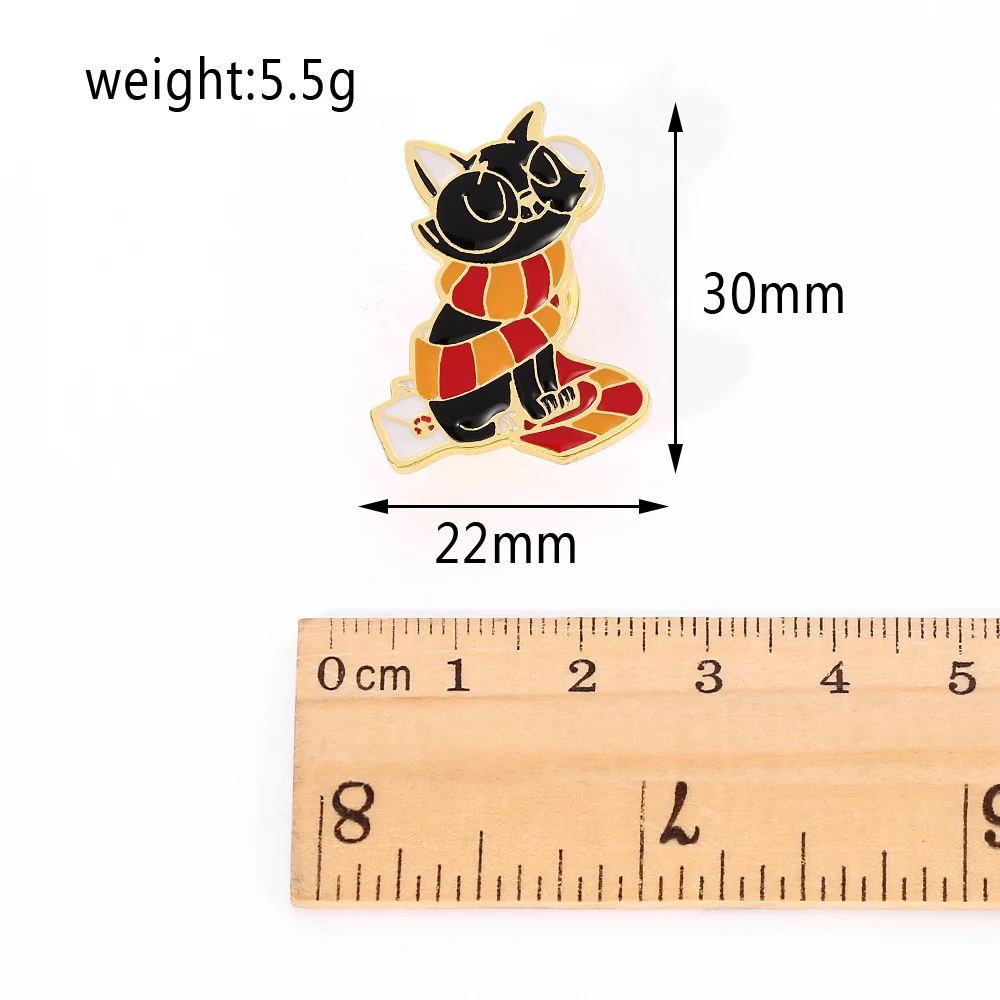 Gryffindors Magic Cat Hard Enamel Pin Cute Cartoons Animal Scarf Black Cats Golden Brooch Fashion Backpack Pin Decor Unique Gift