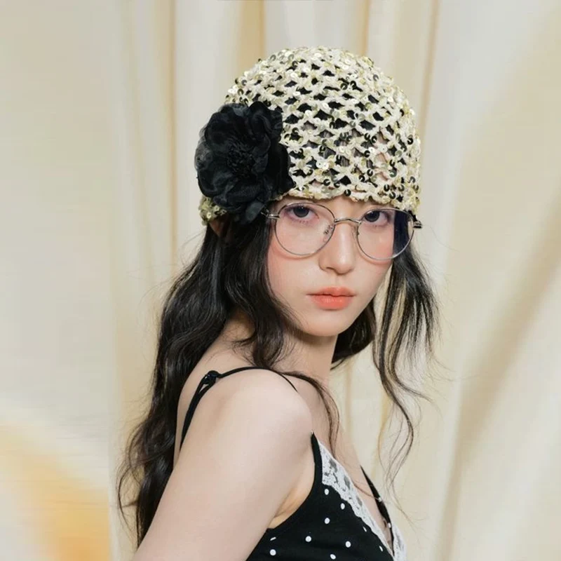 

Sequin Crochet Beanie Hat Flower Decoration Women's Fashion Knitted Skull Cap Sparkling Party Headwear Elegant Hats Accessory