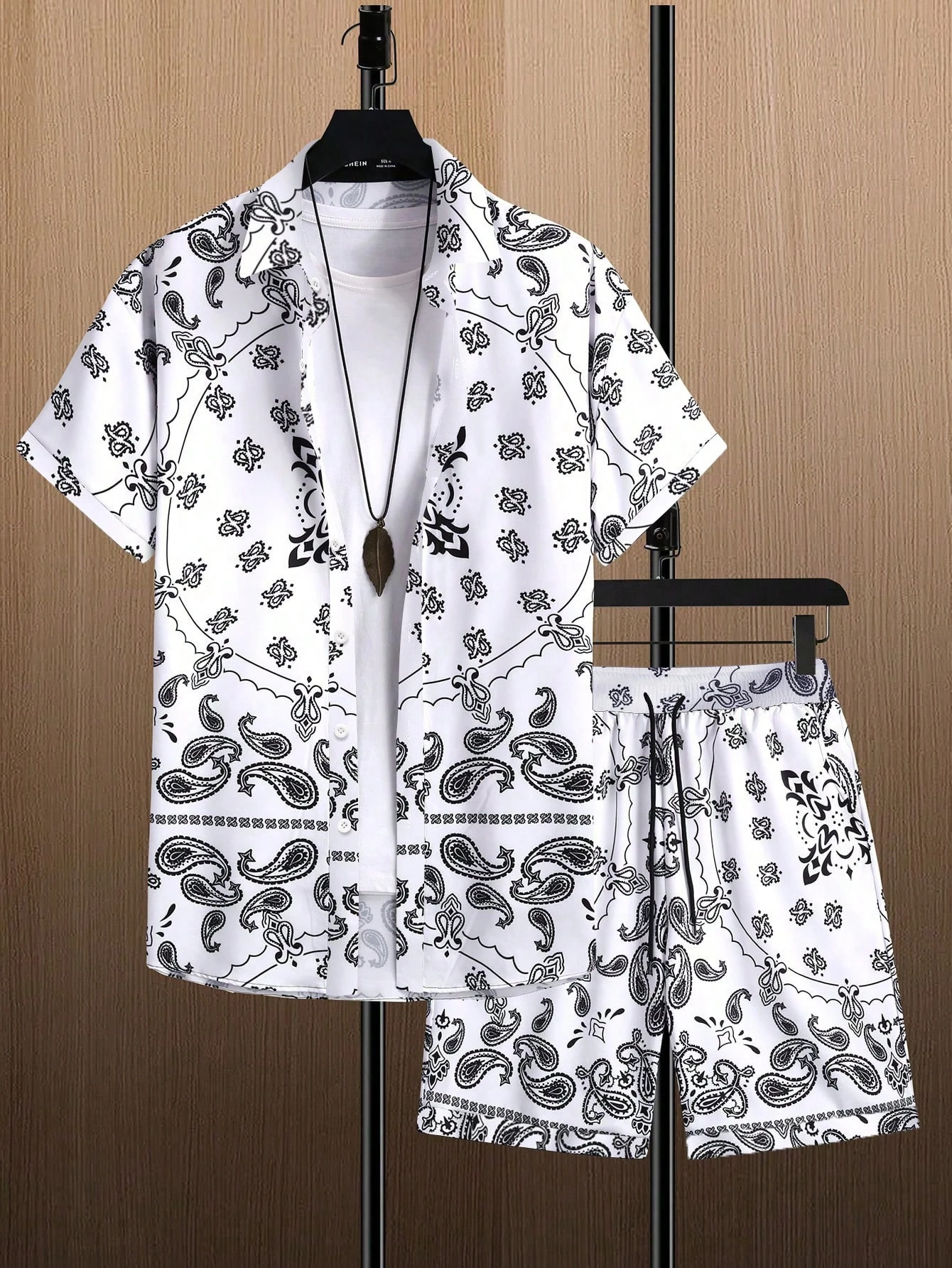 

Casual Vacation Men's Shirt Set, Short-sleeved Button Shirt, Ethnic Print Retro Hawaiian Men's Shirt And Shorts, Two-piece Set