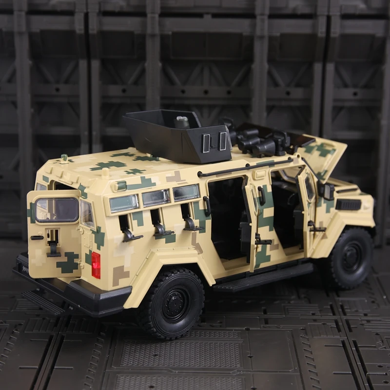 

1:24 simulation Swordtooth Tiger Explosion proof Car Alloy Model doors can be opened rich in details, finely crafted