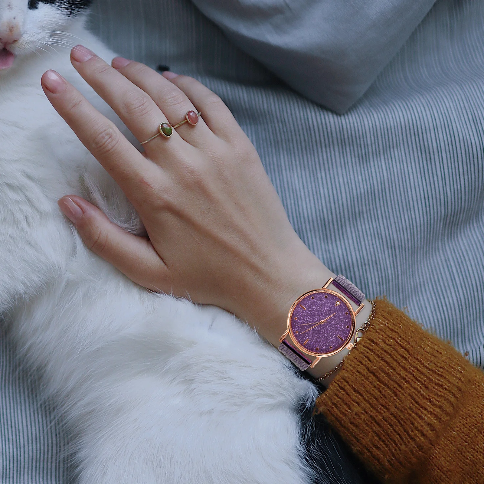 

Women Quartz Watch with Adjustable Silicone Band Skin-Friendly Lightweight Comfortable for Daily Business Wear Gift for Her