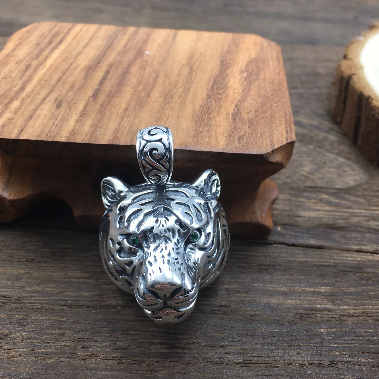 

S925 stylish trendy white tiger pendant domineering tiger head pendant sterling silver fashion boyfriend