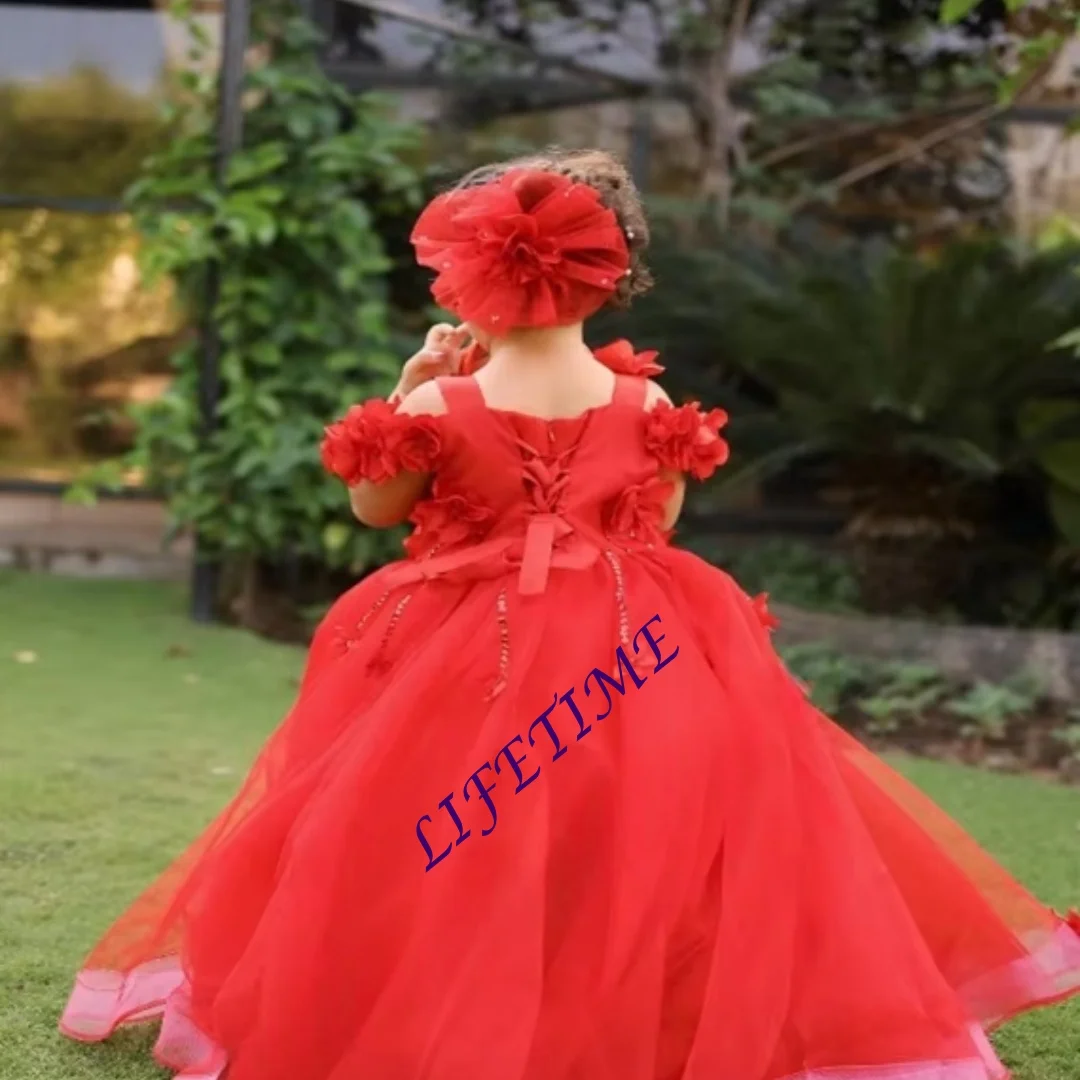Abito da ragazza di fiori carino e soffice rosso personalizzato con design a spalle scoperte Adatto per feste di compleanno per bambini Feste da ballo Bridesma