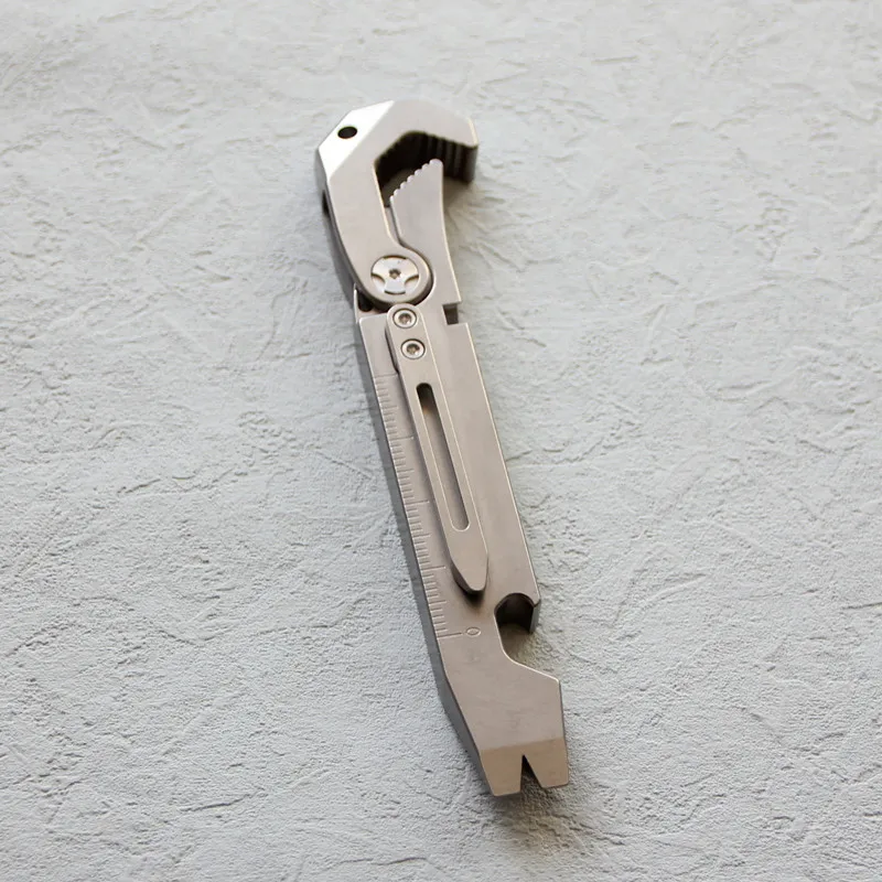 

Портативный многофункциональный инструмент EDC из титанового сплава TC4: мини-рычаг, открывалка для бутылок, клипса для крепления на пояс