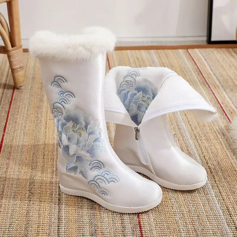 

Women High Top Embroidered Cotton Boots Winter Increased Internal Ethnic Style Plush Keep Warm Hanfu Boots Horse Face Skirt Boot