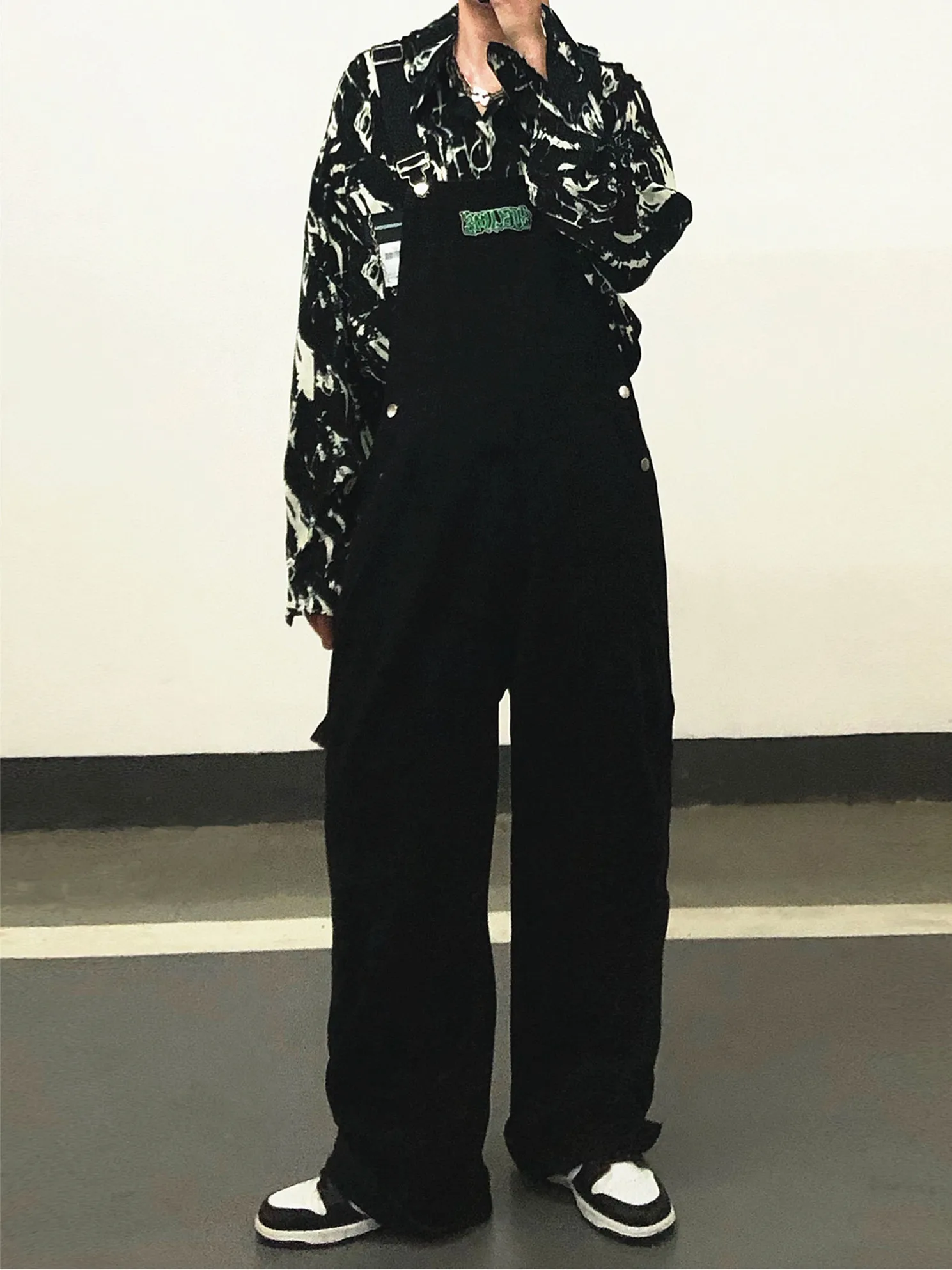 

DAXIN Men's Denim Overalls Workwear Straight Leg Embroidered Word Loose Fit Japanese Sle Retro Casual Cotton Jeans