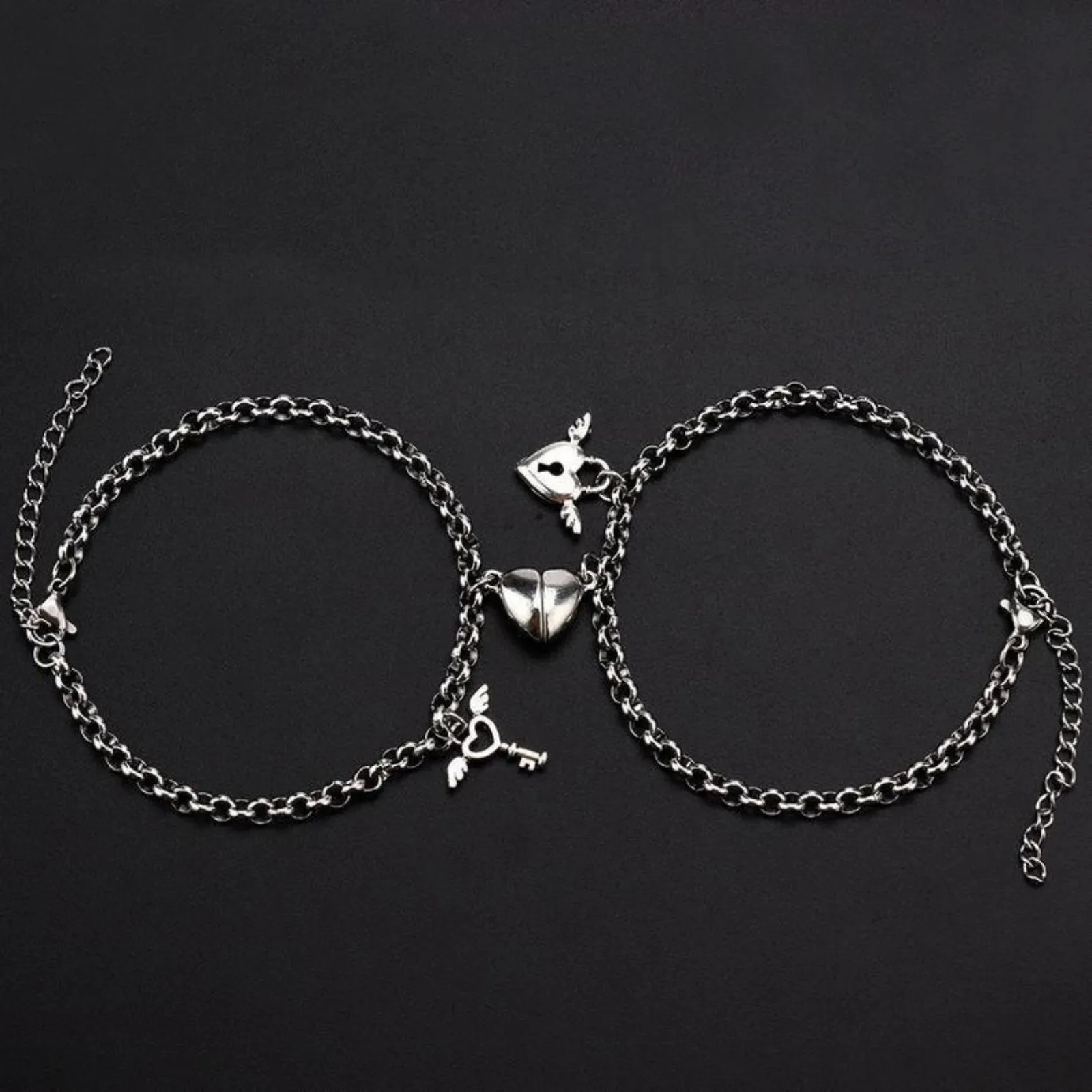 2pcs Matching Couple Bracelets Set Peach Heart Bracelet Pinky Promise Couples Bracelet for Boyfriend Girlfriend Gifts view 3