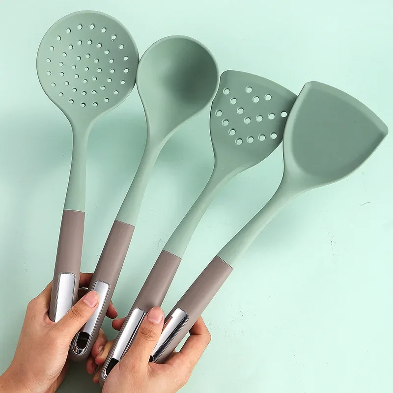 Non Stick Silicone Anti-Scald Spatula Long Handle Non-toxic and Odorless Soup Spoon Colander Household Cookware for Kitchen