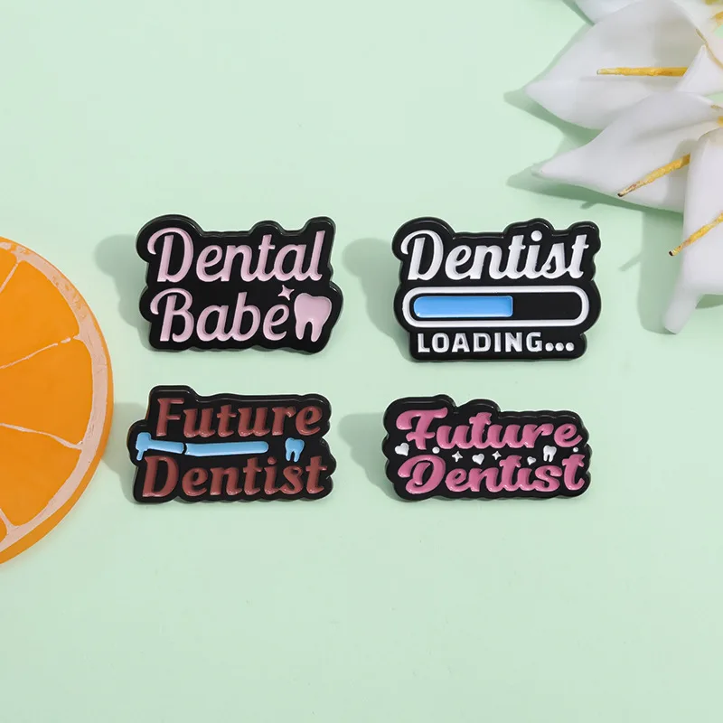 Spilla con lettera carina futuro dentista Daydream Rainbow Girl Ask Google Coffee siringa stetoscopio Star Metal Badge Punk Pins Jewelry