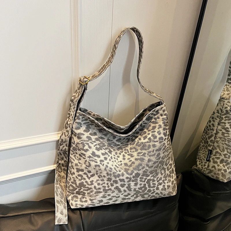 

Nylon Leopard Retro Women's Tote Bag Spring New Casual Ladies Bags on Sale 2025 Fashion Large Capacity Versatile Commuting Bag