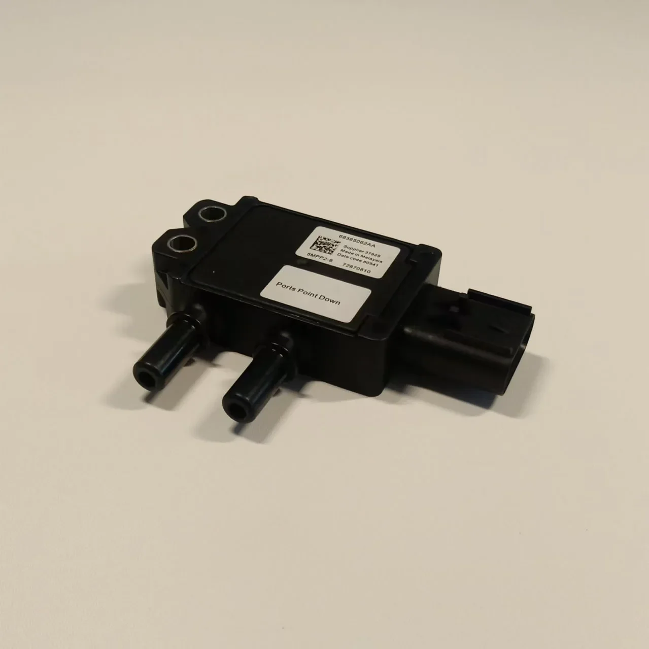 Датчик перепада давления подходит для Jeep Wrangler 2018-2022, Cherokee 2019.2021 68365062 АА