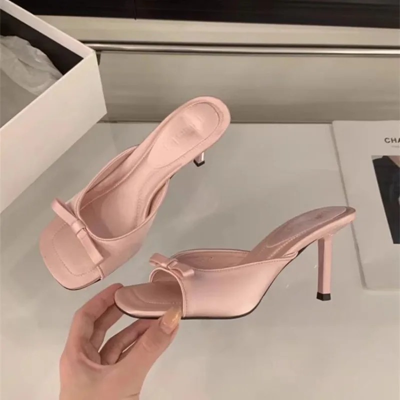 

Французские туфли-мюли с бантом для женщин, лето 2025, новые, с квадратным носком, на высоком каблуке, модные повседневные кожаные сандалии, дизайнерские туфли-лодочки