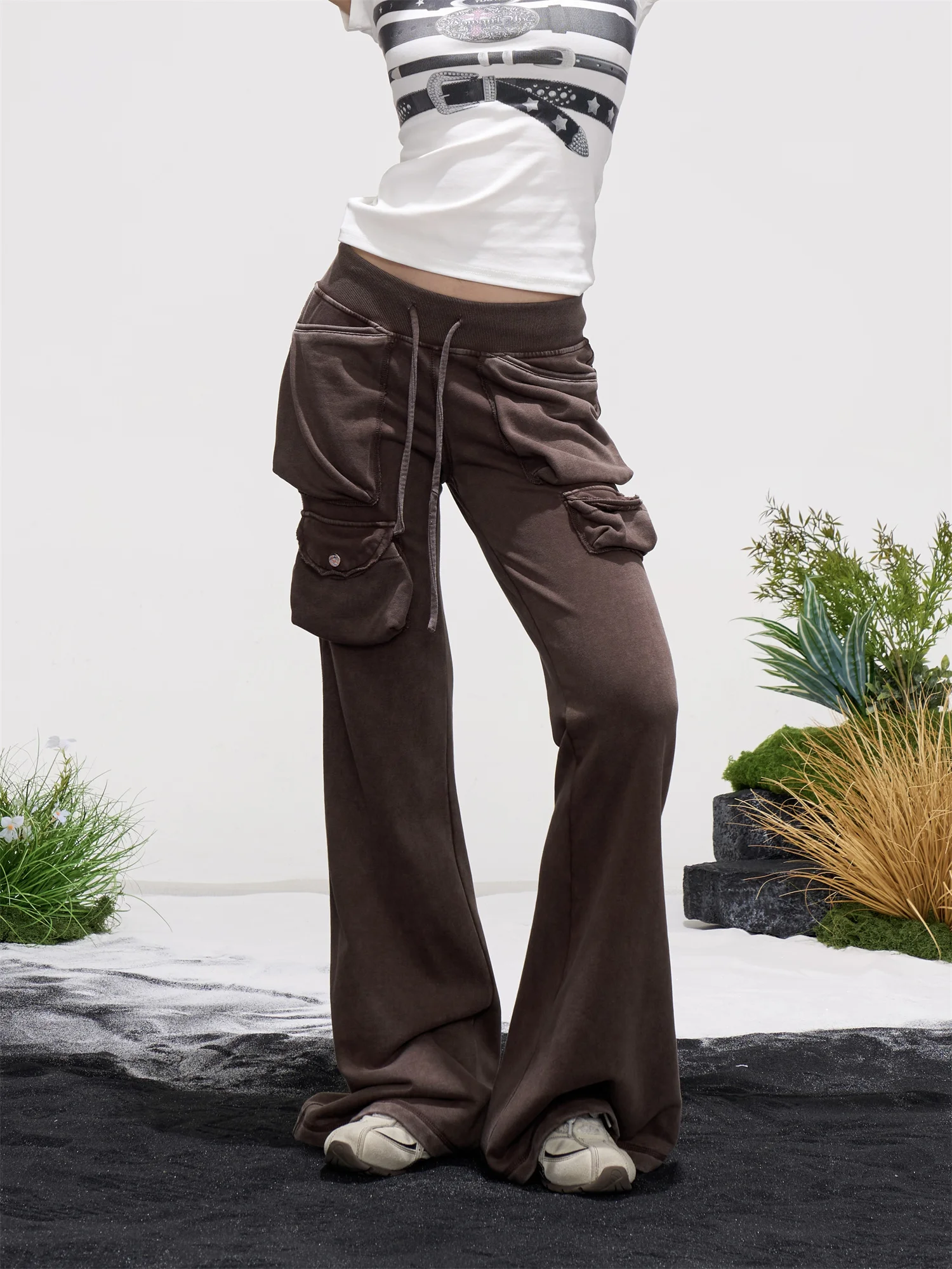 

American Retro Workwear Style Multi-Pocket Drawstring Low Waist Flared Pants Women Loose Slim Wide Leg Casual Trousers