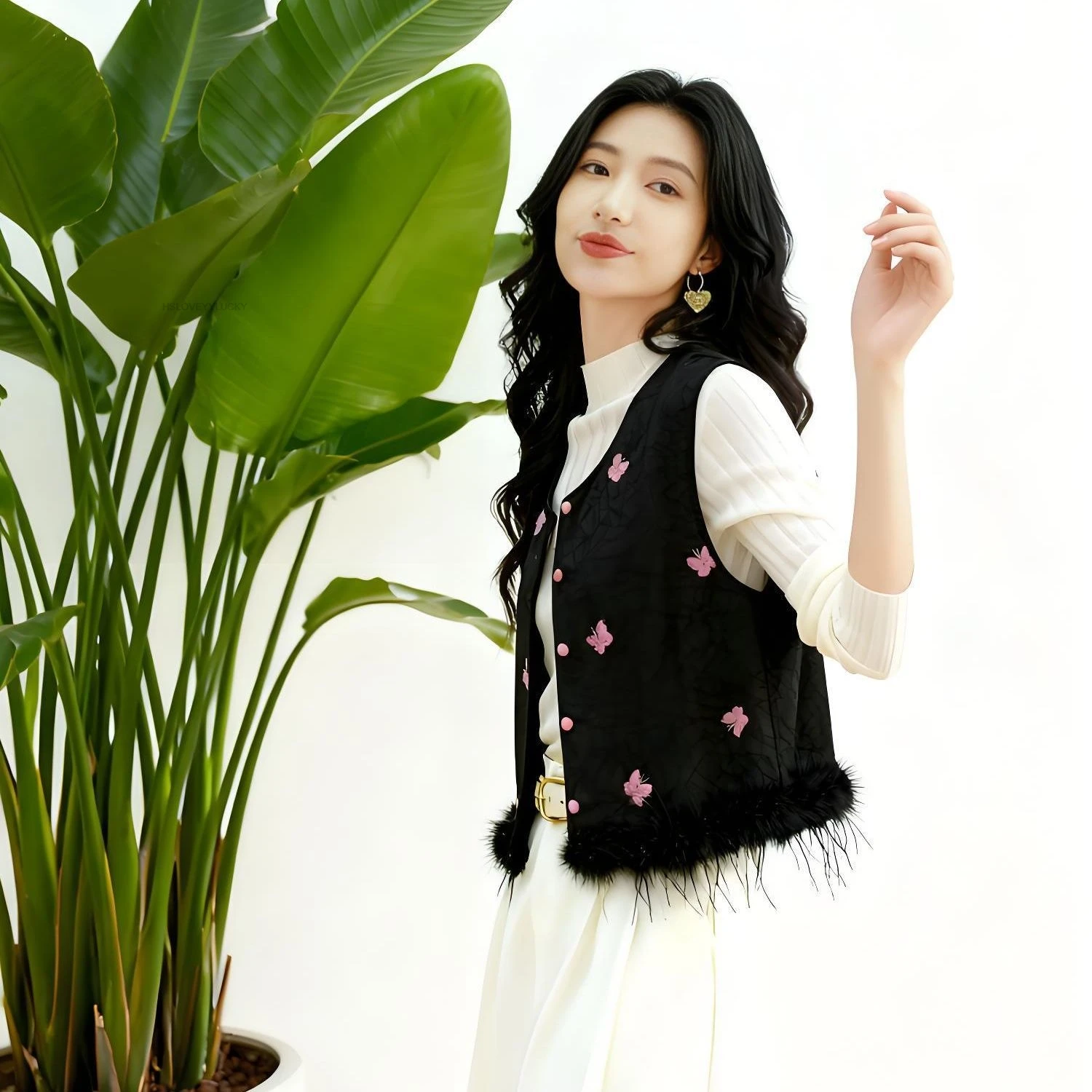 خريف شتاء جديد الصينية فراشة التطريز جولة الرقبة سترة ربيع جديد النمط الصيني الجديد لوحة مشبك صدرية سترة أعلى