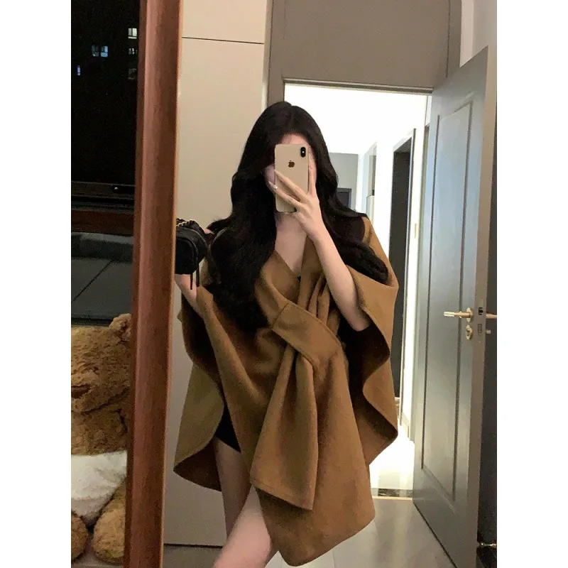 High-end Retro Shawl for Women New Thousand Gold Wind Cape Cape British Autumn and Winter Woolen Exquisite Simple Leisure Sweet