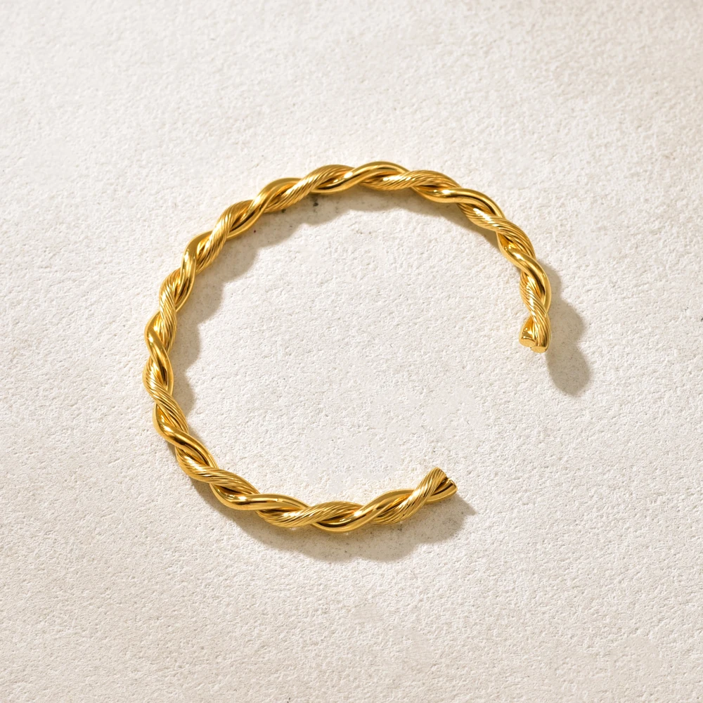 Thumbnail 2 - #8 Discounted Thread Bracelets Worth Buying