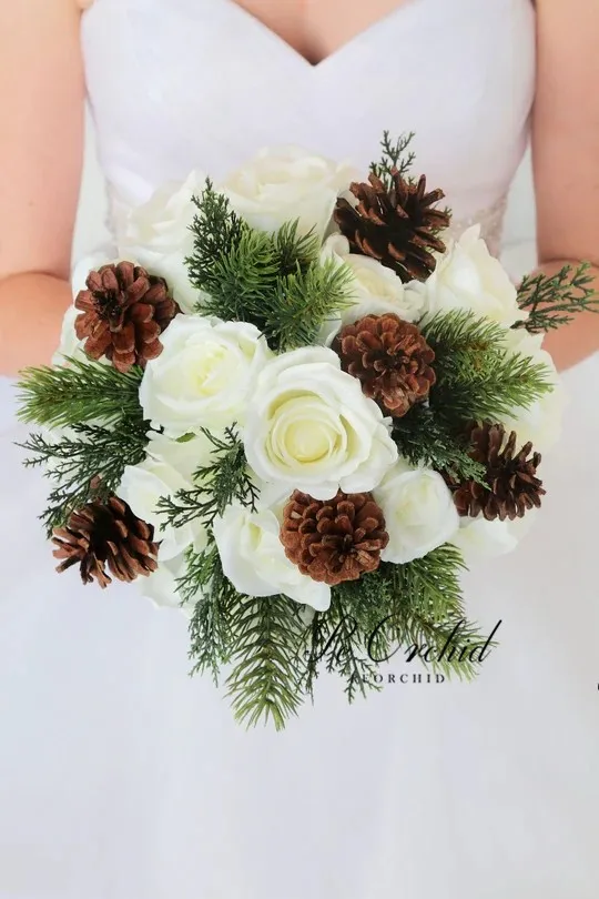 PEORCHID Green&Ivory Christmas Wedding Bouquet Pinecones Rose Artificial Ramos De Novias Bridesmaid Hand Flowers Bridal Bouquets