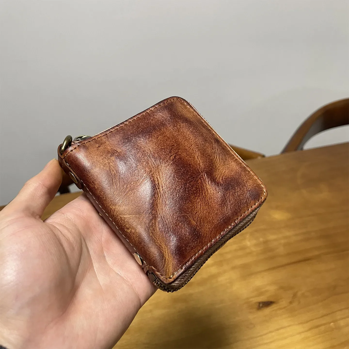 

Handmade leather short soft leather zipper retro wallet