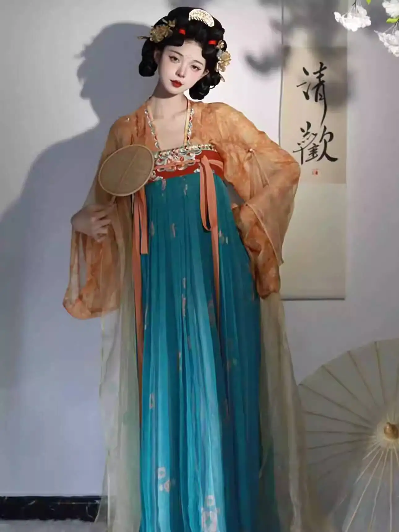 

Женский костюм в стиле Ханьфу династии Тан: цельный наряд с тяжелой вышивкой, юбка-топ до груди, халат, шаль. Костюм для косплея на весну-лето и Хэллоуин.