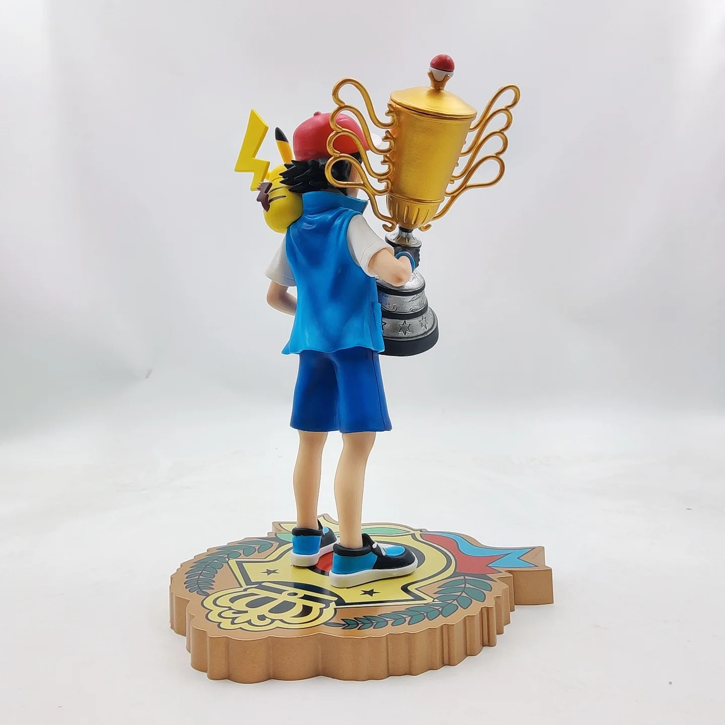 28cm Pokemon Ash Ketchum Figurka Anime Peryferia PVC Śliczny Model Statua Dekoracja na Biurko Ozdoby Zabawki Prezenty