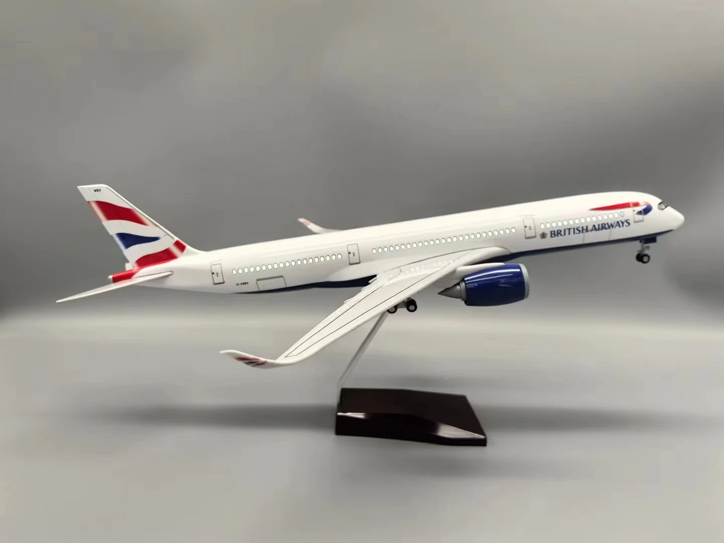

47cm Plane Model 1:142 Scale British Airways A350 Simulated Civil Airliner Model With Lights And Display Stand Aviation Decor