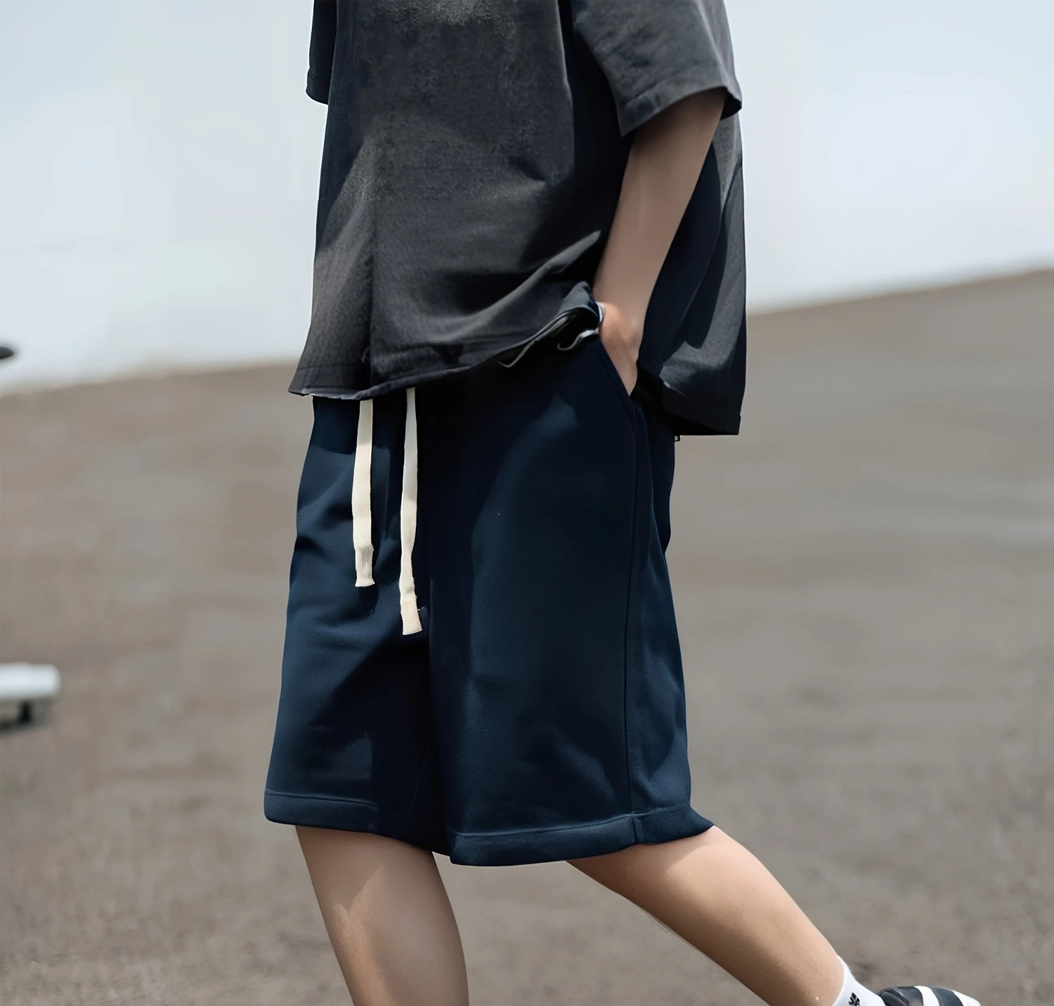 

Men's Casual Shorts for Summer Breathable and Skin-friendly Fabric Stylish and Versatile Suitable for Sports and Everyday Wear