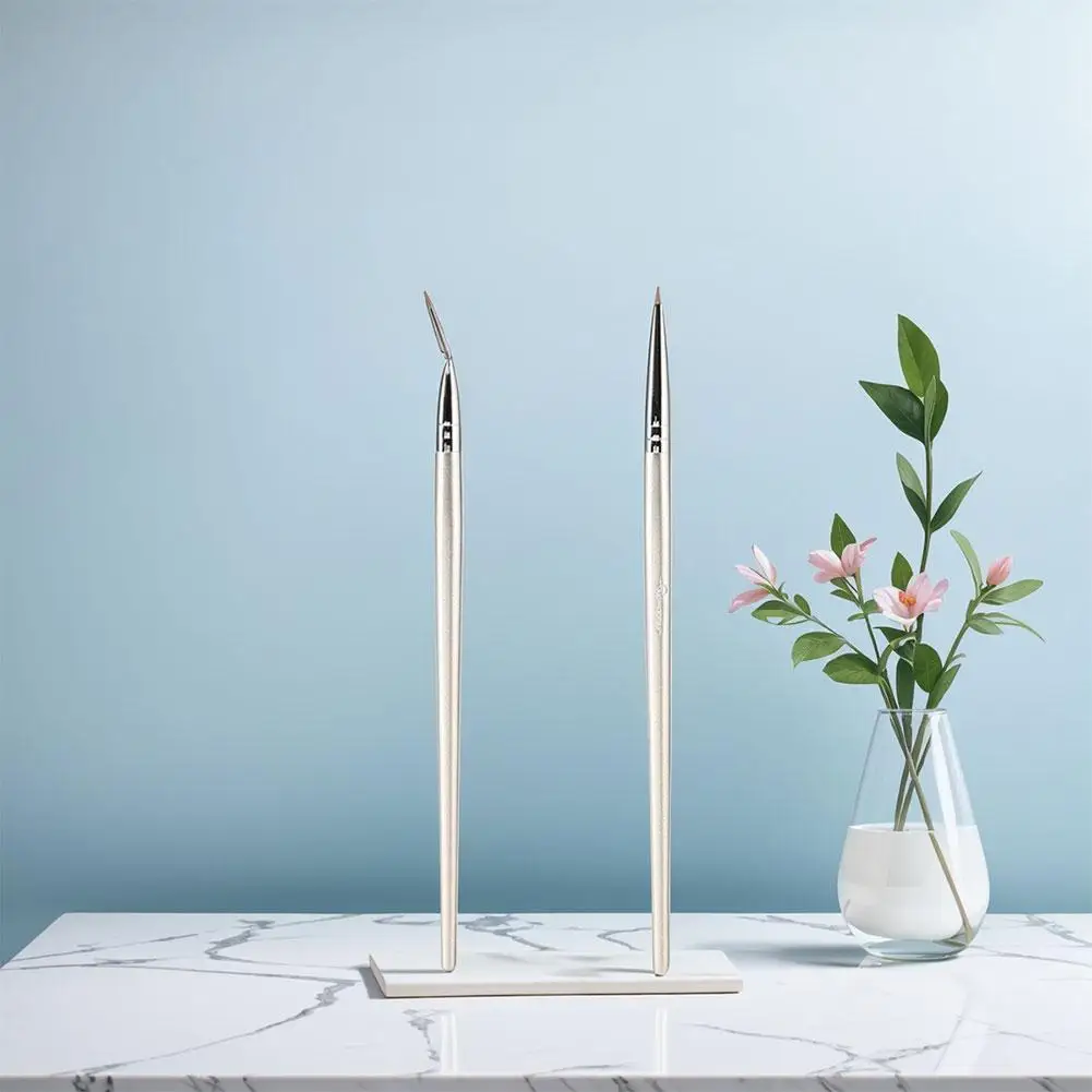 แปรงอายไลเนอร์แบบมุมสําหรับการทาสีไหมใต้วงตา เปลือกตา และร่องฉีกขาด แปรงแต่งหน้า Cosm W1U9 อย่างละเอียด