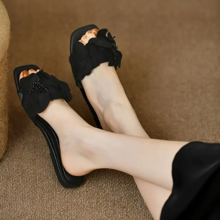 2026 Summer New Style Women Casual Flat Square-Toe Sandals Fashionable Open-Toe Rose Red Female Slippers Flowers Beach Shoes