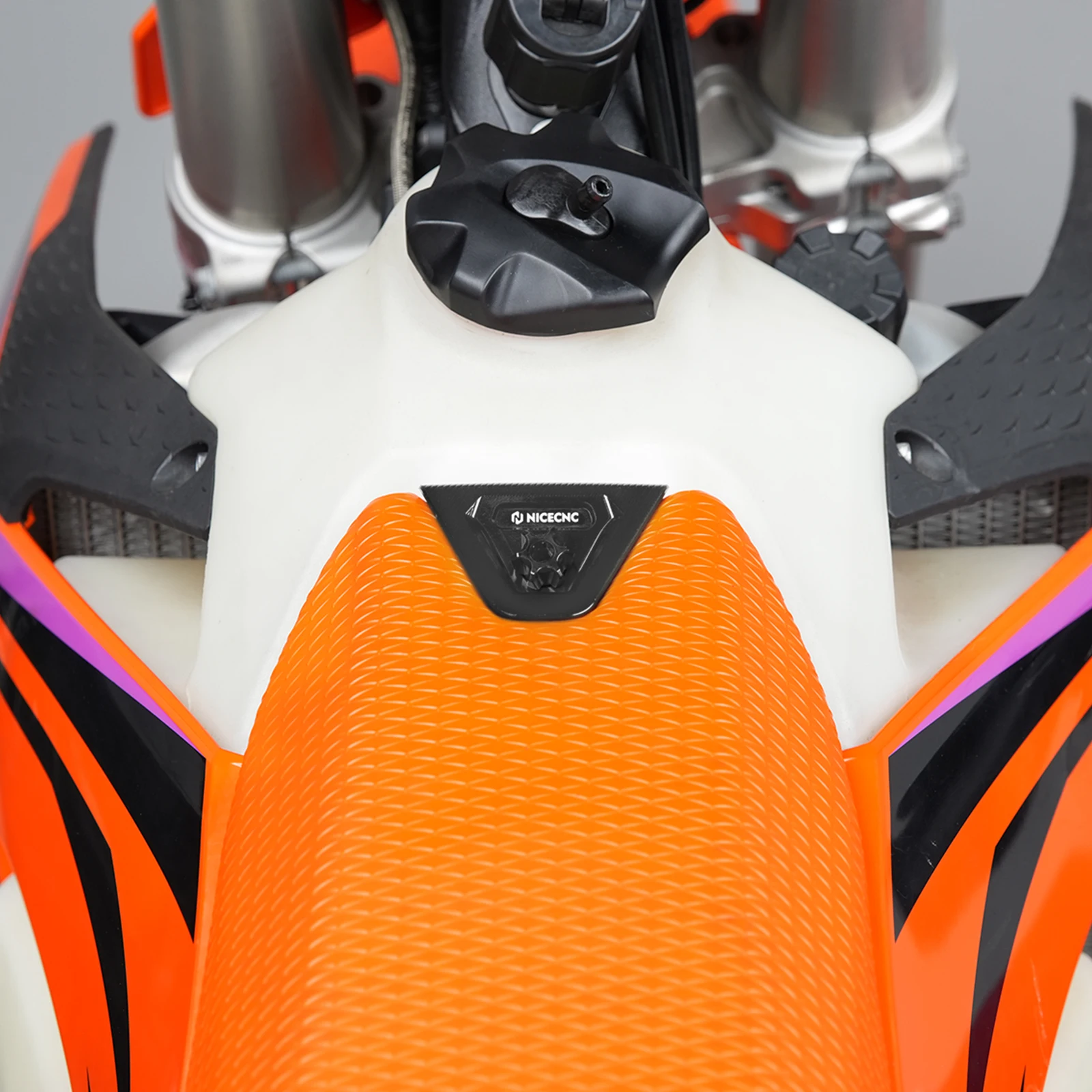 (EU-Lager) 2026 2025 Für KTM EXC 300 SX 125 XC 150 XC-W 250 XC-F 350 EXC-F 450 XCF-W XW-F 500 Sitzhalterung Sitzschrauben-Kit – Detail 12