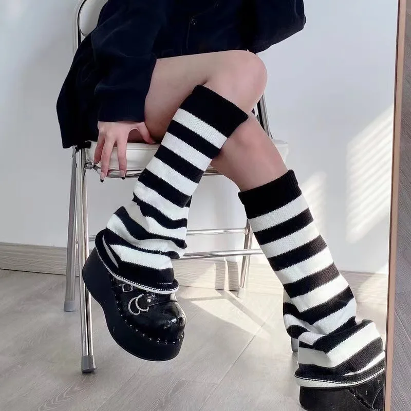 E-Girl Y2K Black White Striped Flared Knit Leg Warmers, Soft Stretch Slouch Boot Cuff Leg Covers, Gothic Punk Knee High Socks for Street Style Cosplay Party Gift