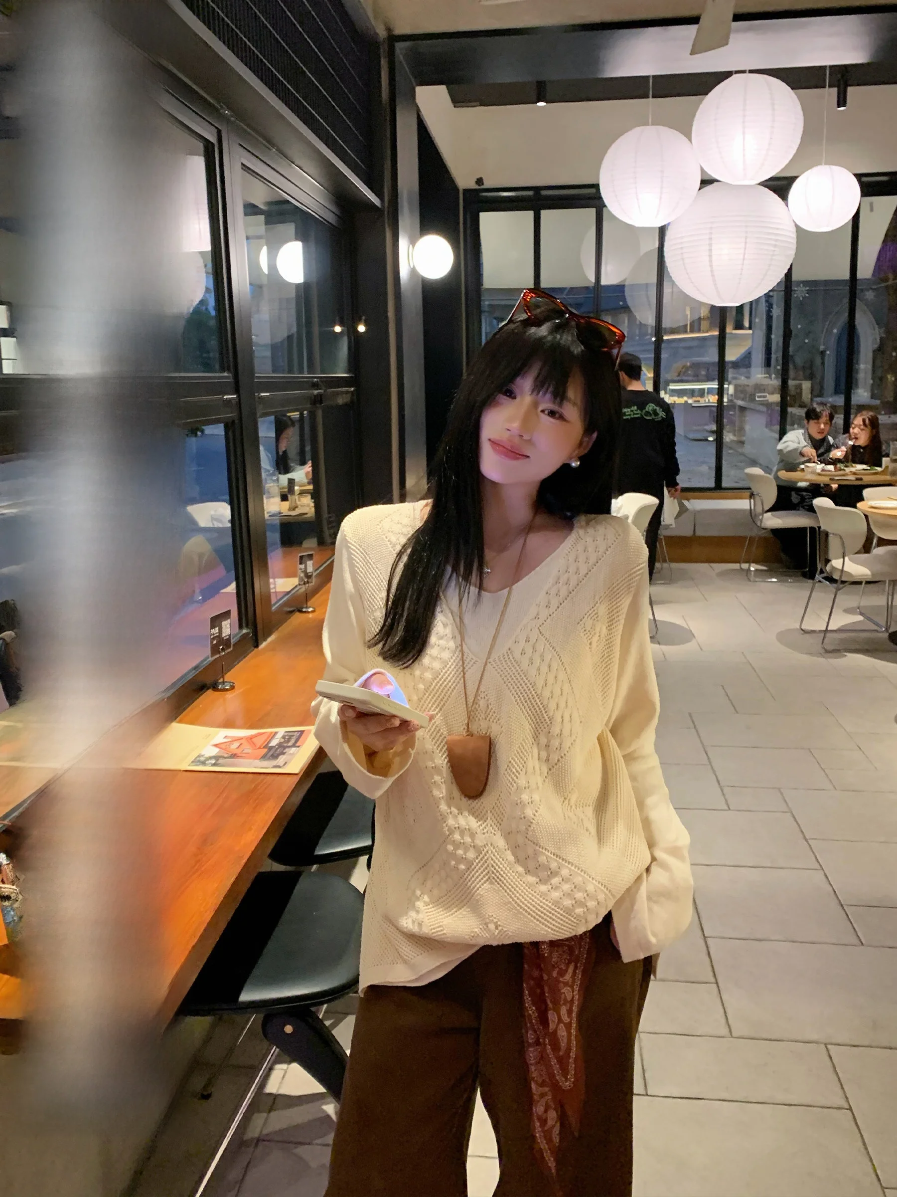 

Spring Knitted Hollow out Thin Long Sve V-Ne Loose Women's Sweater Soft French Sle Casual Top Warm Breathable T-irt