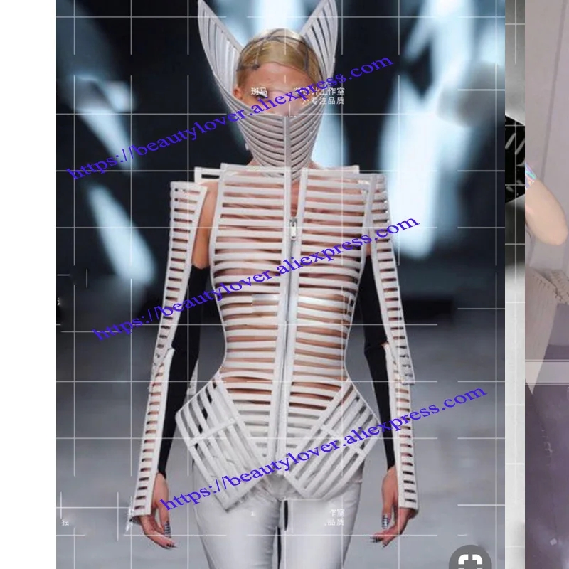 Modelo feminino passarela traje feminino festa moda semana t-show artwear branco preto prata gogo mostrar roupas de palco