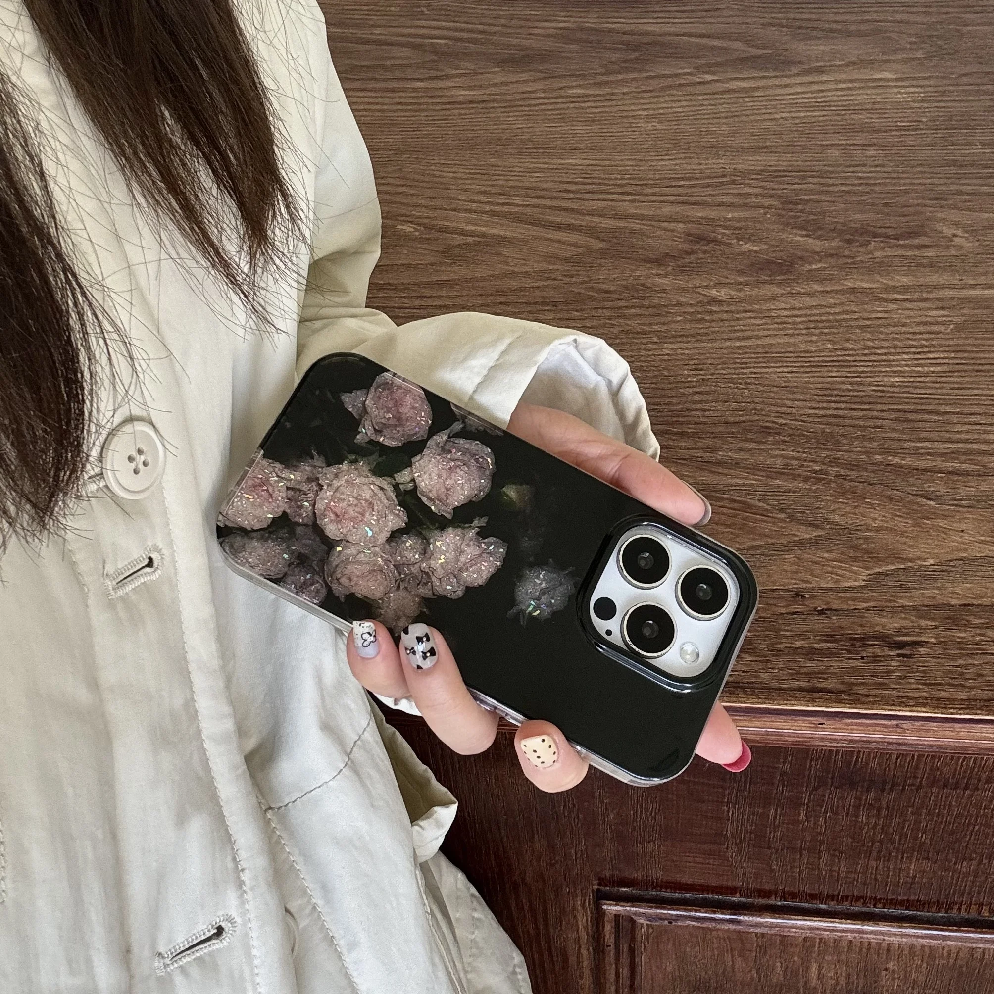 Vintage Dreamy Black Background Glittering Roses Chic Phone Case for iPhone 16 15 14 13 Pro Max Back Phone Cover Capa