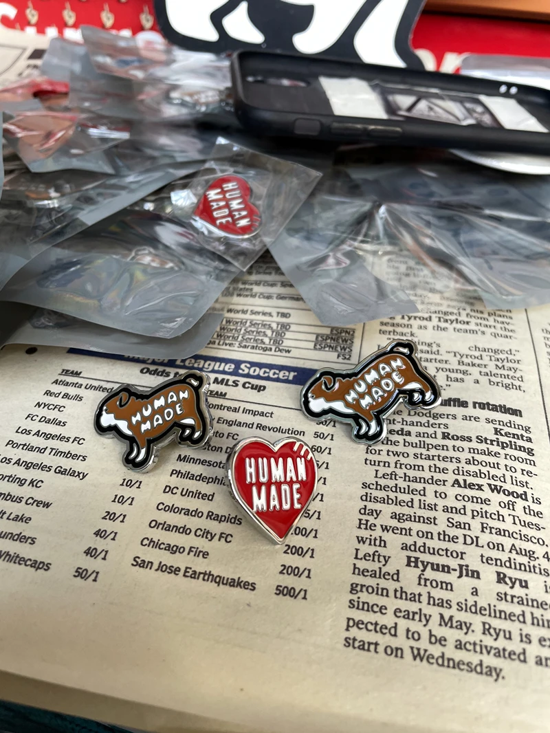 In Stock Trend Accessories Human Made Pin Badge Bulldog Love Brooch 22aw Badge