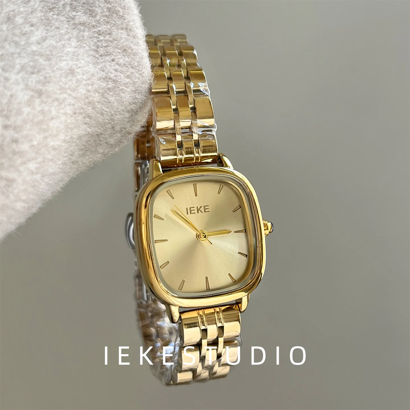 Retro-Style Elegant Square And Round Watch For Women, Simple And Exquisite Gold Casual Watch, Trendy Women'S Watch.
