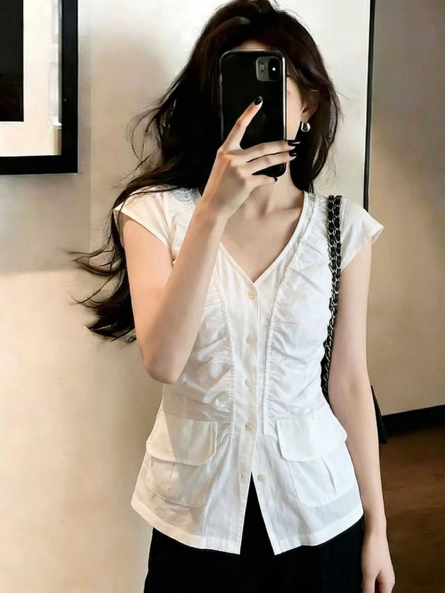 

Fashionable Single-Button V-Neck Shirt Women's Light Maturity Style Summer Trend Design Korean Version Straight Cut Short Sleeve