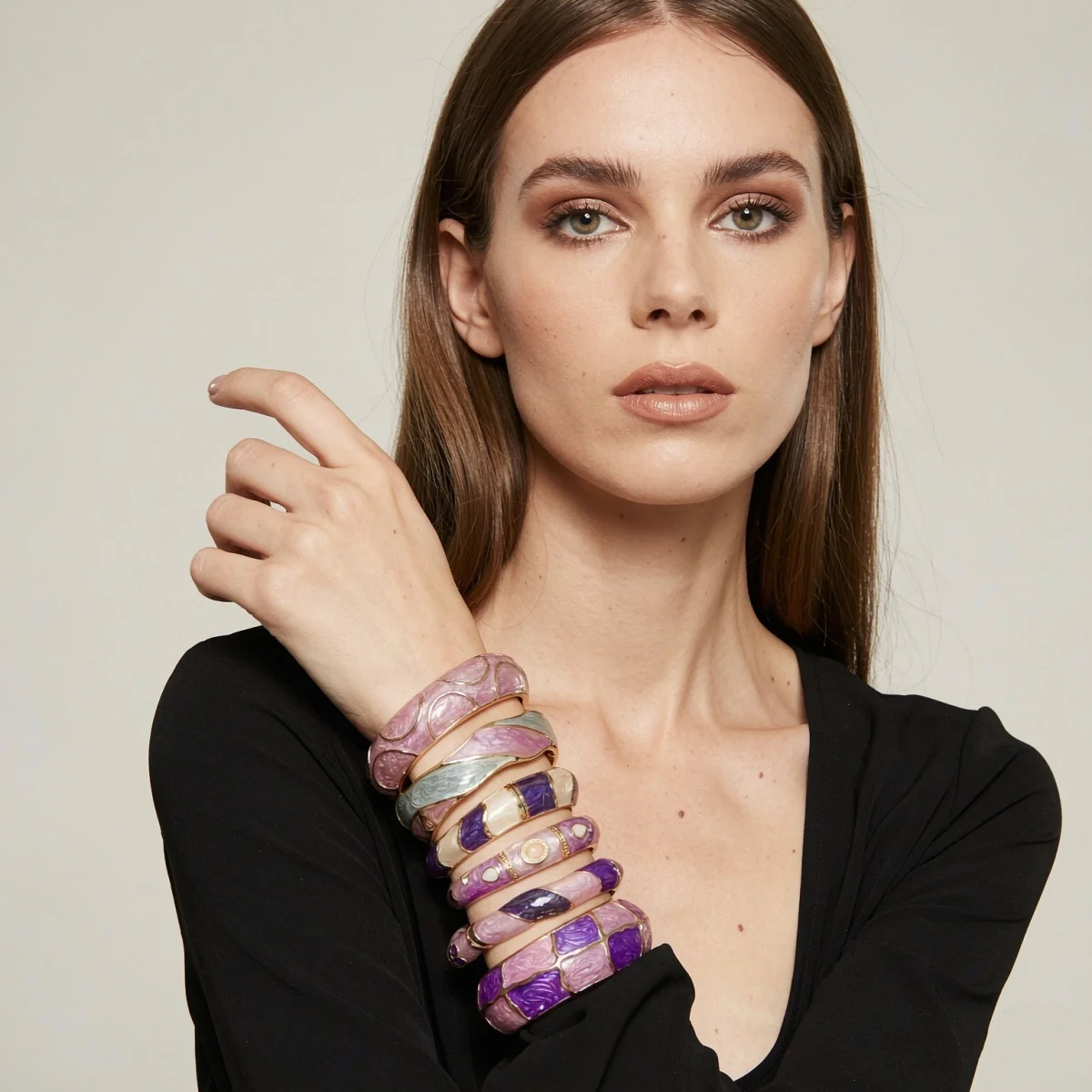 Ästhetisches Armband aus Emaille der Purple-Serie für Damen und Herren, Vintage-Punk-Stil, unregelmäßiger Block, gedreht, wellig, breiter Statement-Armreif, Schmuckstück – Detail 7