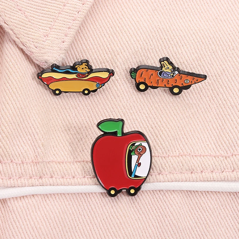 الكرتون الرسوم المتحركة أفلام المينا دبابيس منخفضة دودة أبل سيارة هوت دوج سيارة ماجيكال تاون دبابيس شارة التلبيب مجوهرات هدايا للأصدقاء