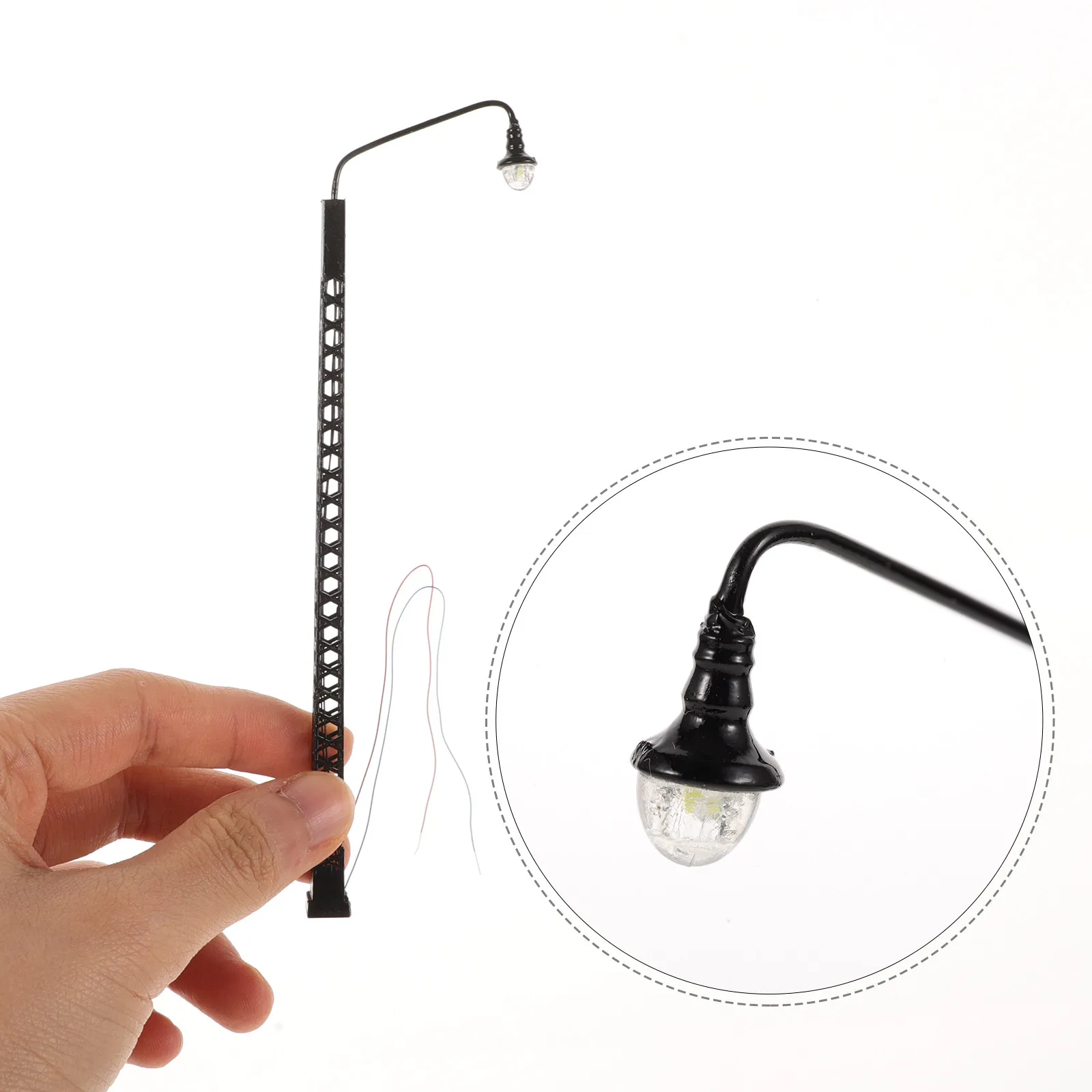 

2Pcs Mini Railroad Light ABS Metal Decoration for Mini House Garden Scenery Sand Table Lighting Prop Train Light Model