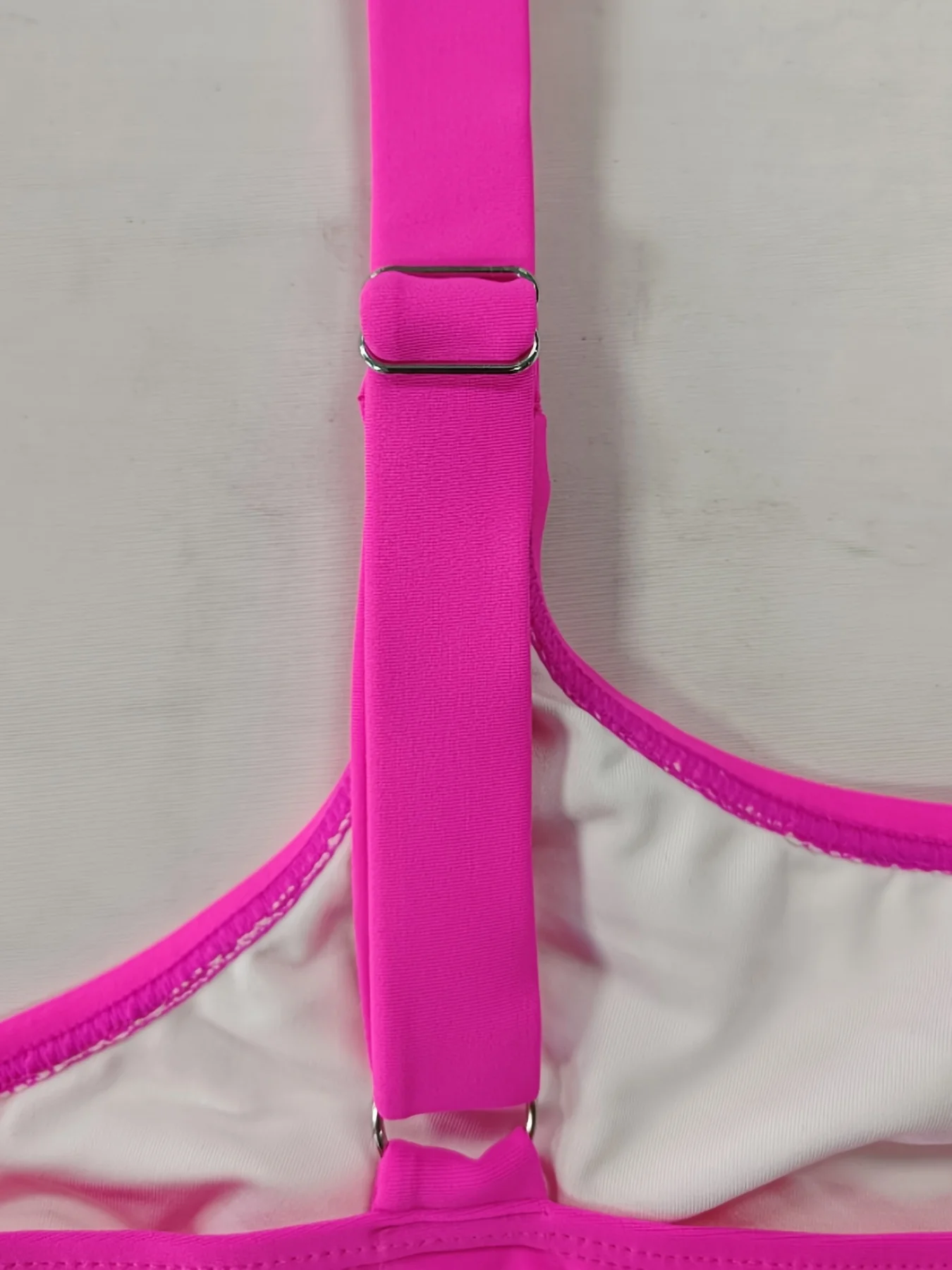 بدلة سباحة نسائية عصرية ومثيرة بطبعة الفهد من قطعة واحدة، يجب اقتناؤها لقضاء عطلة الصيف على الشاطئ #4