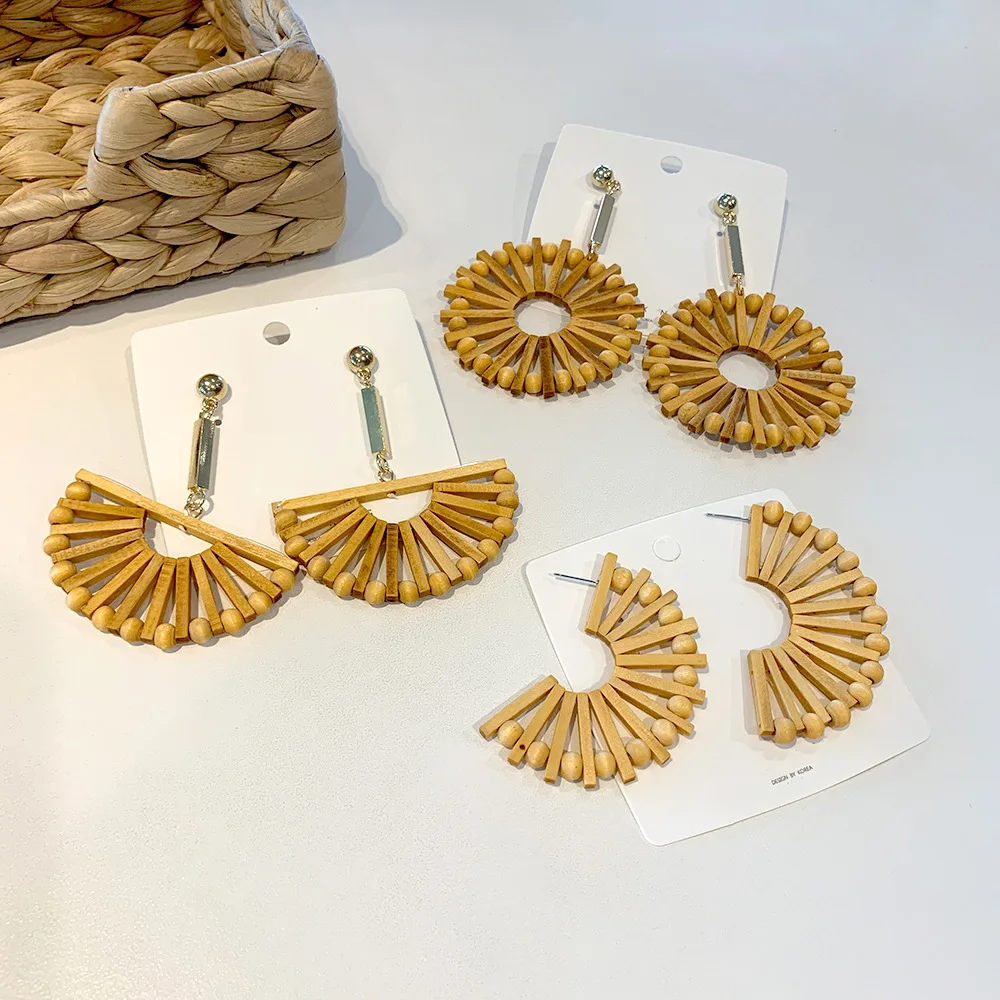 New Fashion Korea Handmade Geometric Round Wooden Big Summer Beach Rattan Straw Weave Drop Earrings for Women Jewelry Wholesale