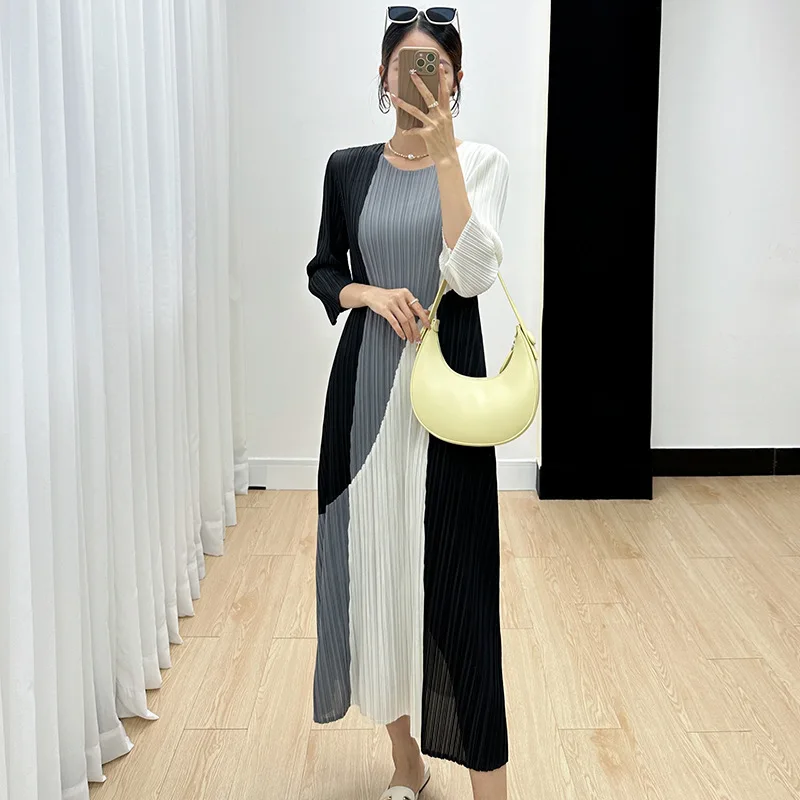 Miyake pleated dress women\'s 2023 autumn new fashion print high-end fashion round neck three-quarter sleeve elegant dresses