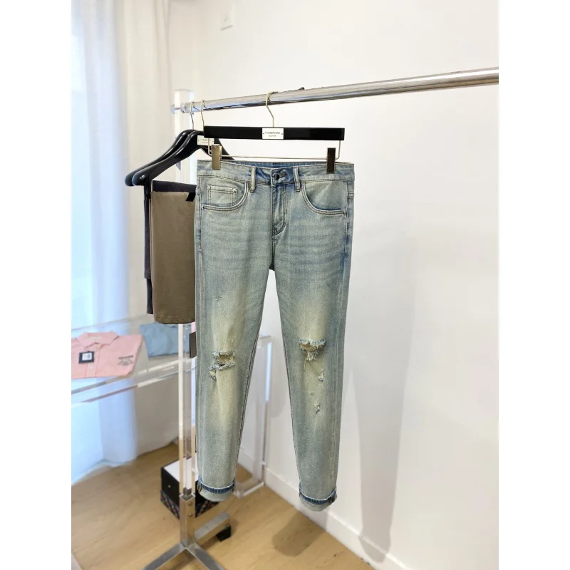 Lichtblauwe Jeans Heren Gebroken Gat Ontwerp Trendy High-End Slim-Fitting Kleine Rechte Stretch Casual Volledig Bijpassende Retro Broek